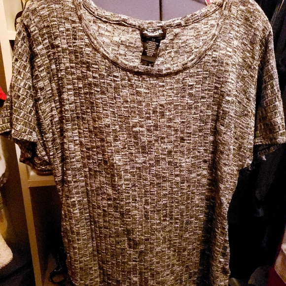 Shirt - Picture 2 of 2